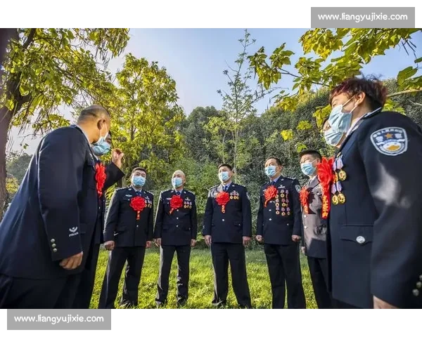 杨程晒与马斯切拉诺合影:昔日战友的足球情缘与执教征程的期许 杨程晒与马斯切拉诺合影:昔日战友的足球情缘与执教征程的期许