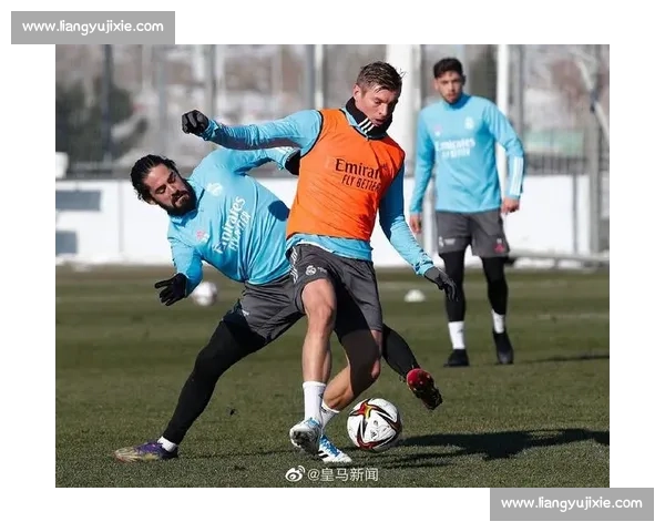 拉莫斯:恢复训练中深入剖析海港,河南队誓取理想结果 拉莫斯:恢复训练中深入剖析海港,河南队誓取理想结果