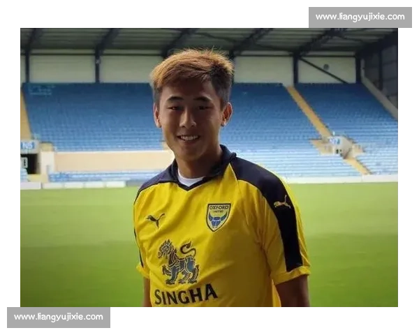 比利亚雷亚尔官宣 1600 万欧签 21 岁中场新星,莫莱罗加盟至 2030 年 比利亚雷亚尔官宣 1600 万欧签 21 岁中场新星,莫莱罗加盟至 2030 年