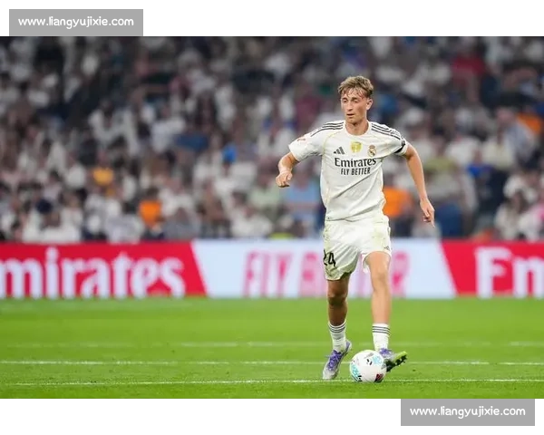 皇马转会策略曝光：赫伊森交易达标，新防线雏形初现